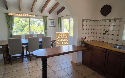 Beautiful and spacious Mediterranean villa with large terraces.